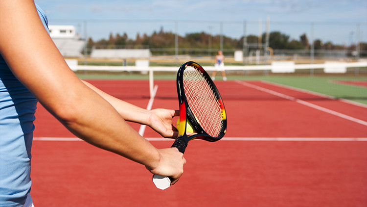 テニスのサーブは肩で決まる！肩の筋肉の使い方